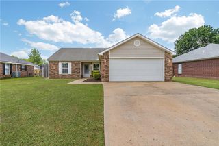 1415 Camellia Lane, Fayetteville, AR 72704