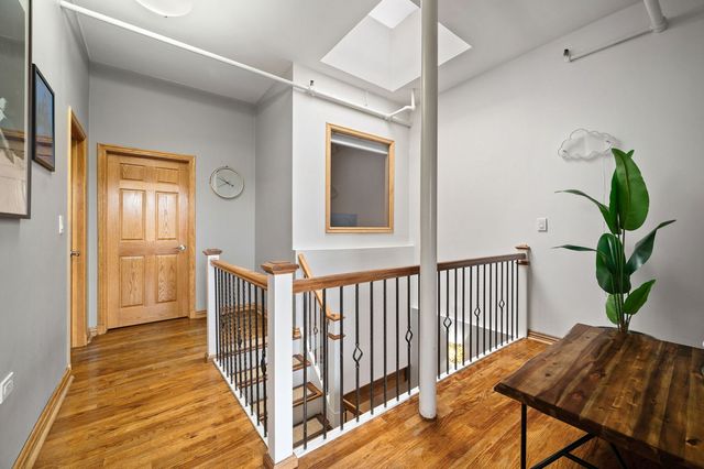 1101 W Armitage Avenue 204, Chicago, IL 60614