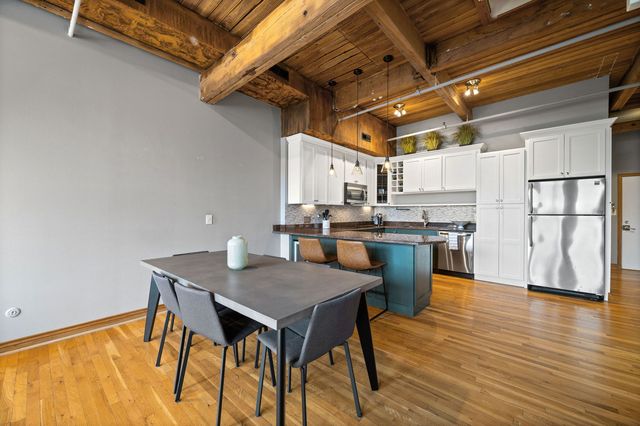 1101 W Armitage Avenue 204, Chicago, IL 60614