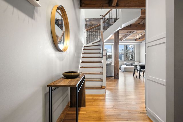 1101 W Armitage Avenue 204, Chicago, IL 60614