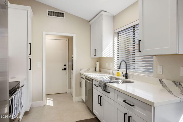 3967 E VERBENA Court, Phoenix, AZ 85044