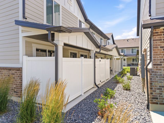 3378 W 3950 S, West Haven, UT 84401