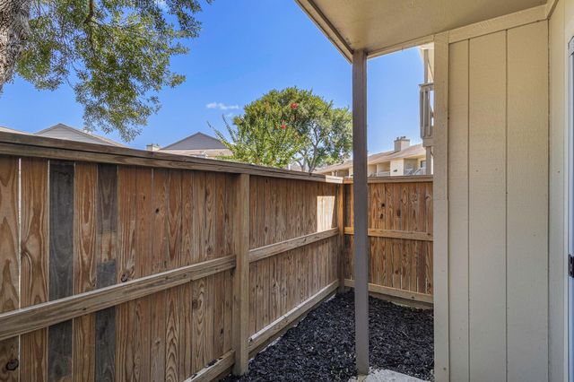 1900 Bay Area Boulevard 121, Houston, TX 77058