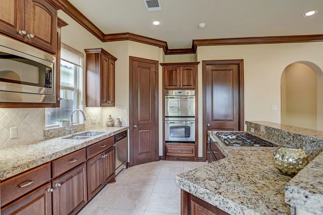 1914 Mystic Arbor Lane, Houston, TX 77077