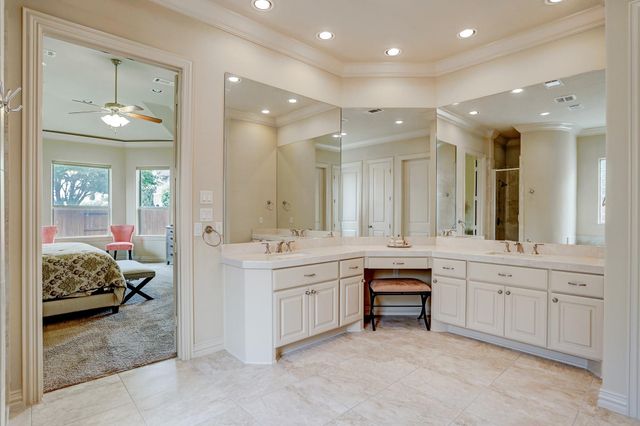 1914 Mystic Arbor Lane, Houston, TX 77077