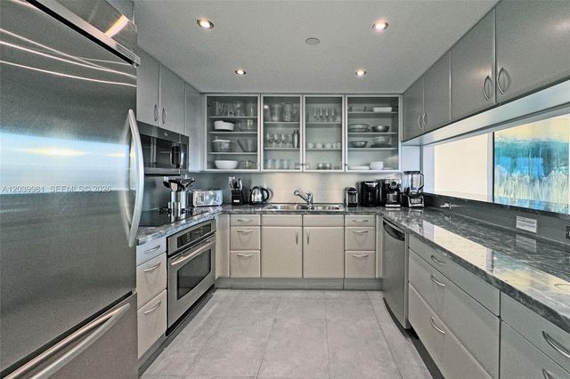 540 W Ave 2114 2114, Miami Beach, FL 33139