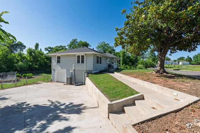 1212 N Park Avenue, Shawnee, OK 74801