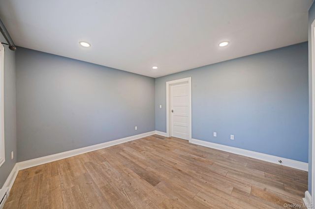 72 Locust Avenue, Oakdale, NY 11769