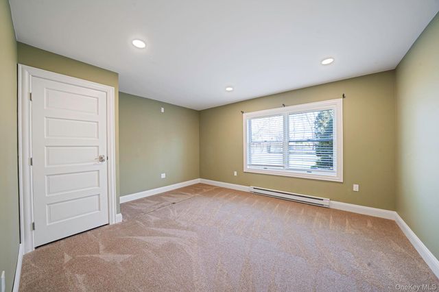 72 Locust Avenue, Oakdale, NY 11769