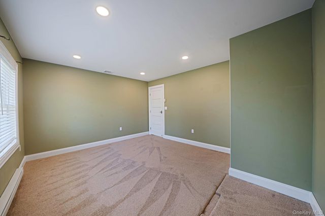 72 Locust Avenue, Oakdale, NY 11769