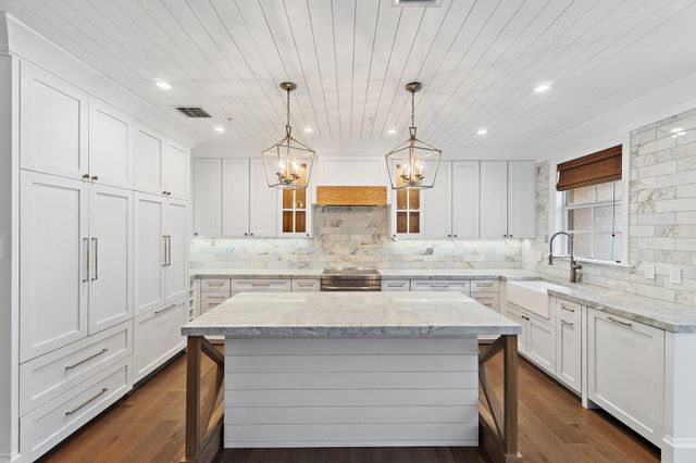 2715 Ravella Way, Palm Beach Gardens, FL 33410