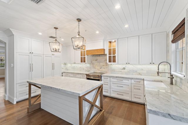 2715 Ravella Way, Palm Beach Gardens, FL 33410