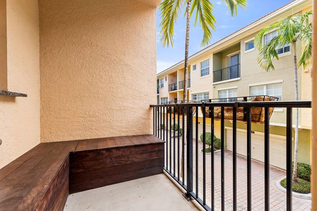 2715 Ravella Way, Palm Beach Gardens, FL 33410