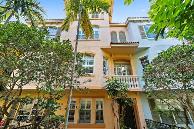 2715 Ravella Way, Palm Beach Gardens, FL 33410