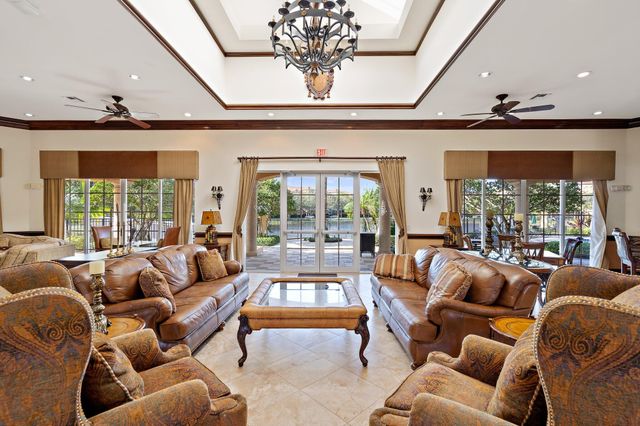 2715 Ravella Way, Palm Beach Gardens, FL 33410