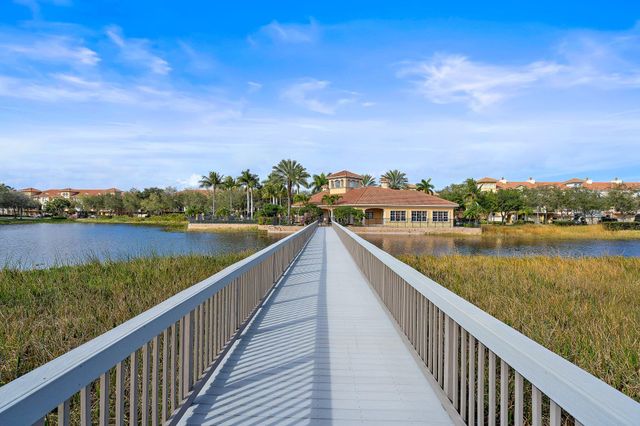 2715 Ravella Way, Palm Beach Gardens, FL 33410