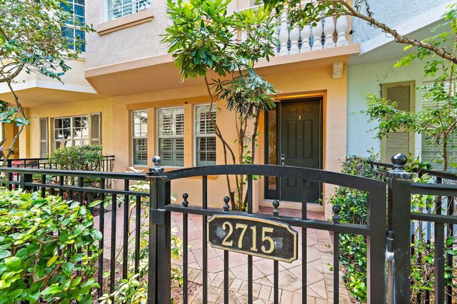 2715 Ravella Way, Palm Beach Gardens, FL 33410