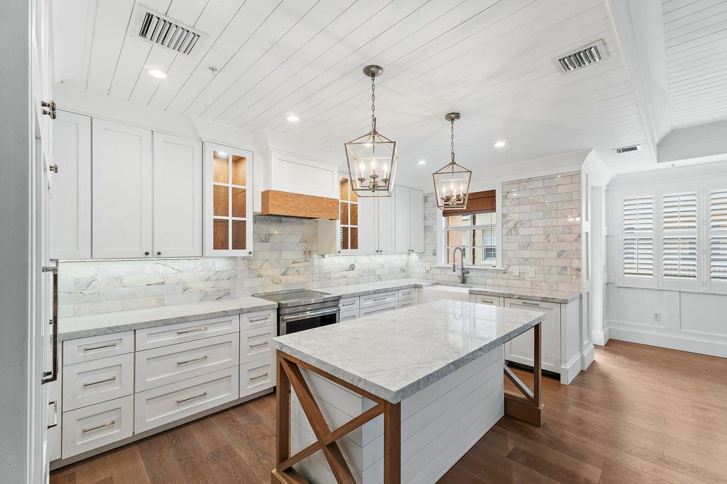 2715 Ravella Way, Palm Beach Gardens, FL 33410