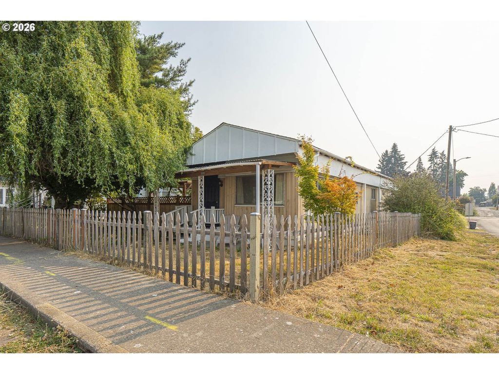 Image 1 of property listing at 711 GETCHELL St, Amity, OR 97101