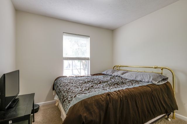 1328 Macduff Dr, Murfreesboro, TN 37128