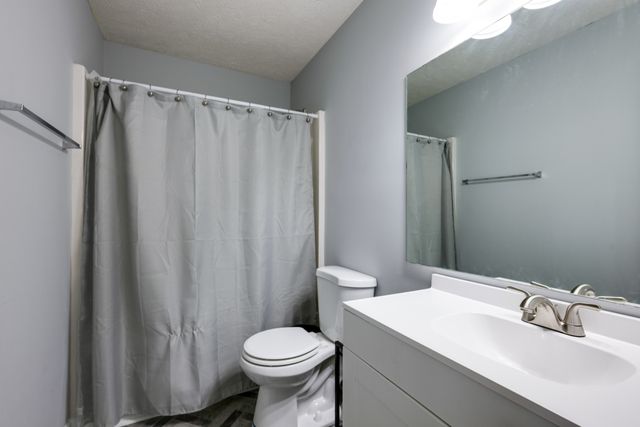 1328 Macduff Dr, Murfreesboro, TN 37128