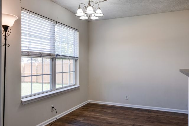 1328 Macduff Dr, Murfreesboro, TN 37128