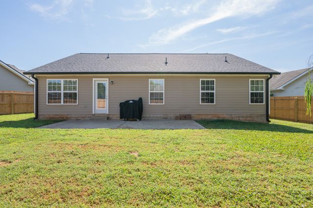 1328 Macduff Dr, Murfreesboro, TN 37128