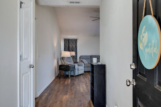 1328 Macduff Dr, Murfreesboro, TN 37128