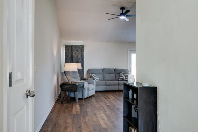 1328 Macduff Dr, Murfreesboro, TN 37128