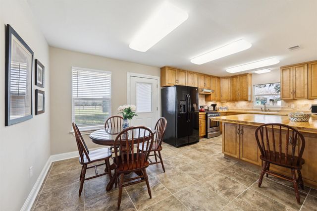 1224 Haines Road, Sheridan, TX 77475