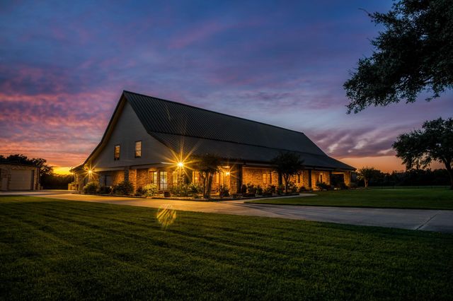 1224 Haines Road, Sheridan, TX 77475