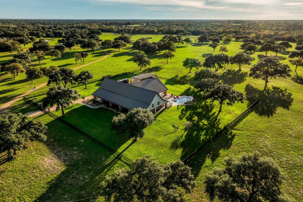 1224 Haines Road, Sheridan, TX 77475