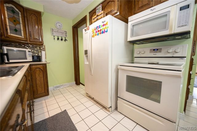 89 Homeworth Parkway, Cheektowaga, NY 14225