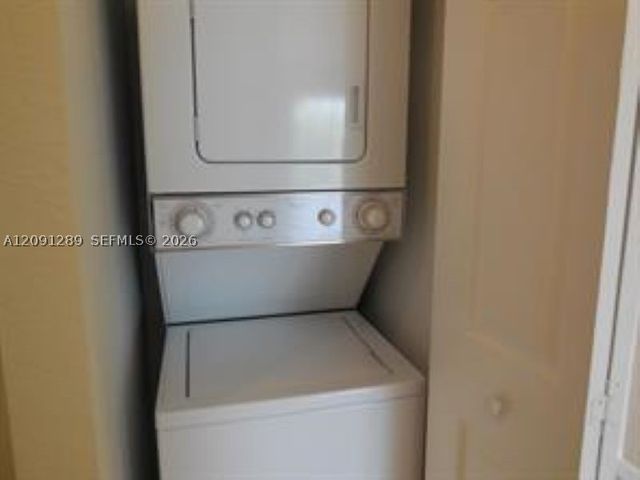 1201 Lake Victoria Dr E, West Palm Beach, FL 33411