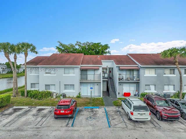 1201 Lake Victoria Dr E, West Palm Beach, FL 33411