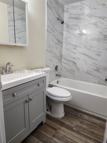 1201 Lake Victoria Dr E, West Palm Beach, FL 33411