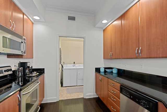 801 S Olive Avenue 1402, West Palm Beach, FL 33401