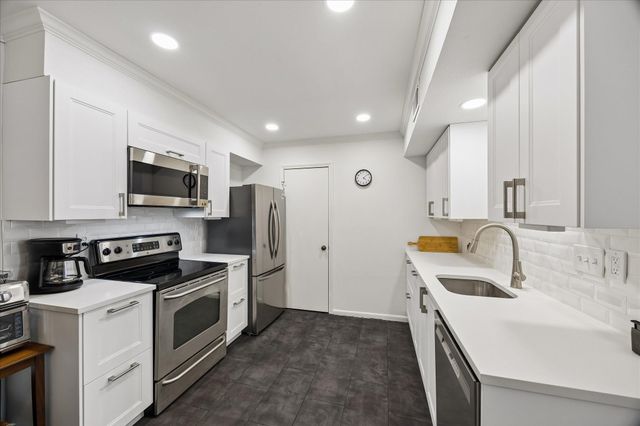 1601 S Shepherd Drive 216, Houston, TX 77019