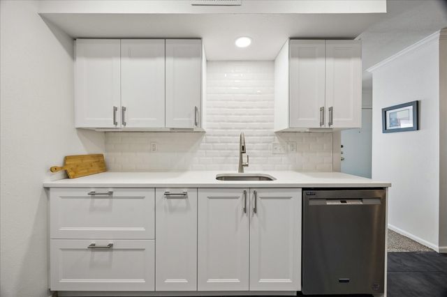 1601 S Shepherd Drive 216, Houston, TX 77019