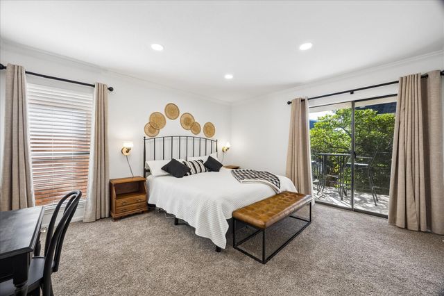 1601 S Shepherd Drive 216, Houston, TX 77019