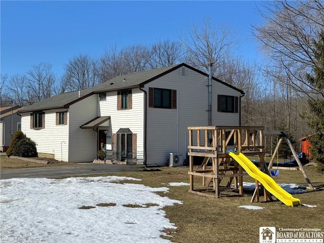 820 Beach Road, Evans, NY 14006