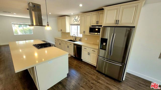 17629 Burbank Boulevard, Encino, CA 91316