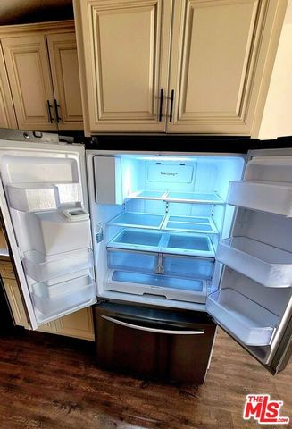 17629 Burbank Boulevard, Encino, CA 91316