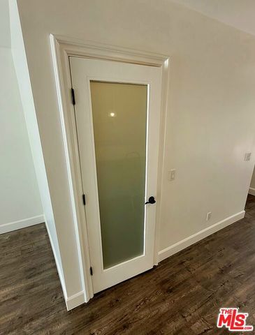 17629 Burbank Boulevard, Encino, CA 91316