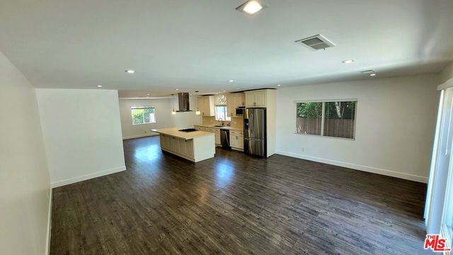 17629 Burbank Boulevard, Encino, CA 91316