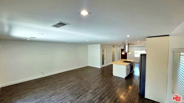 17629 Burbank Boulevard, Encino, CA 91316