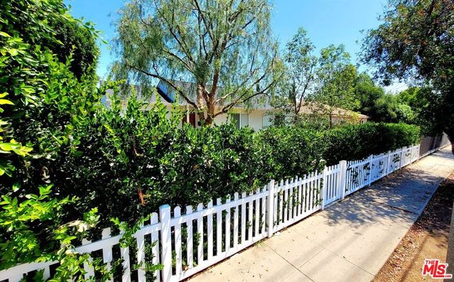 17629 Burbank Boulevard, Encino, CA 91316