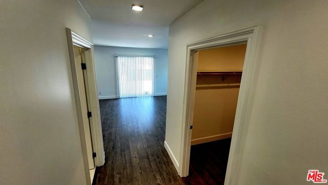 17629 Burbank Boulevard, Encino, CA 91316