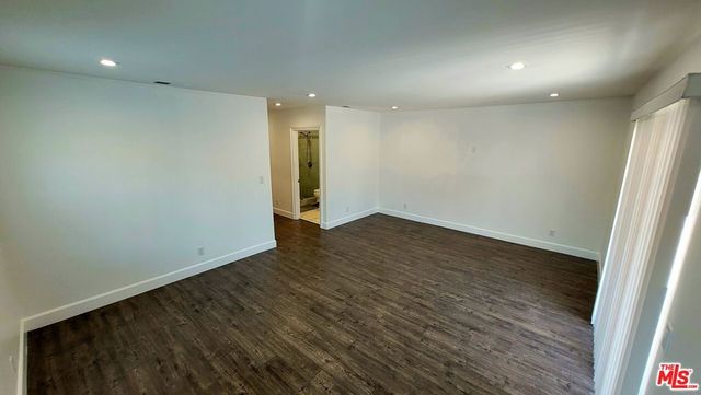 17629 Burbank Boulevard, Encino, CA 91316