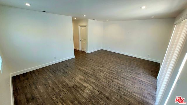 17629 Burbank Boulevard, Encino, CA 91316